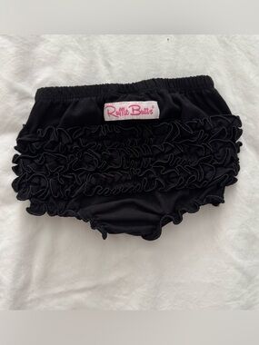 Ruffle Butts Black Ruffle Bloomers 6-12months black